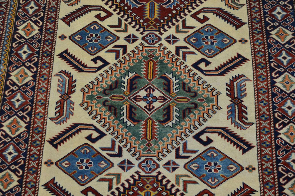 4' 3" x 5' 8" Pakistan Shirvan Rug image 9