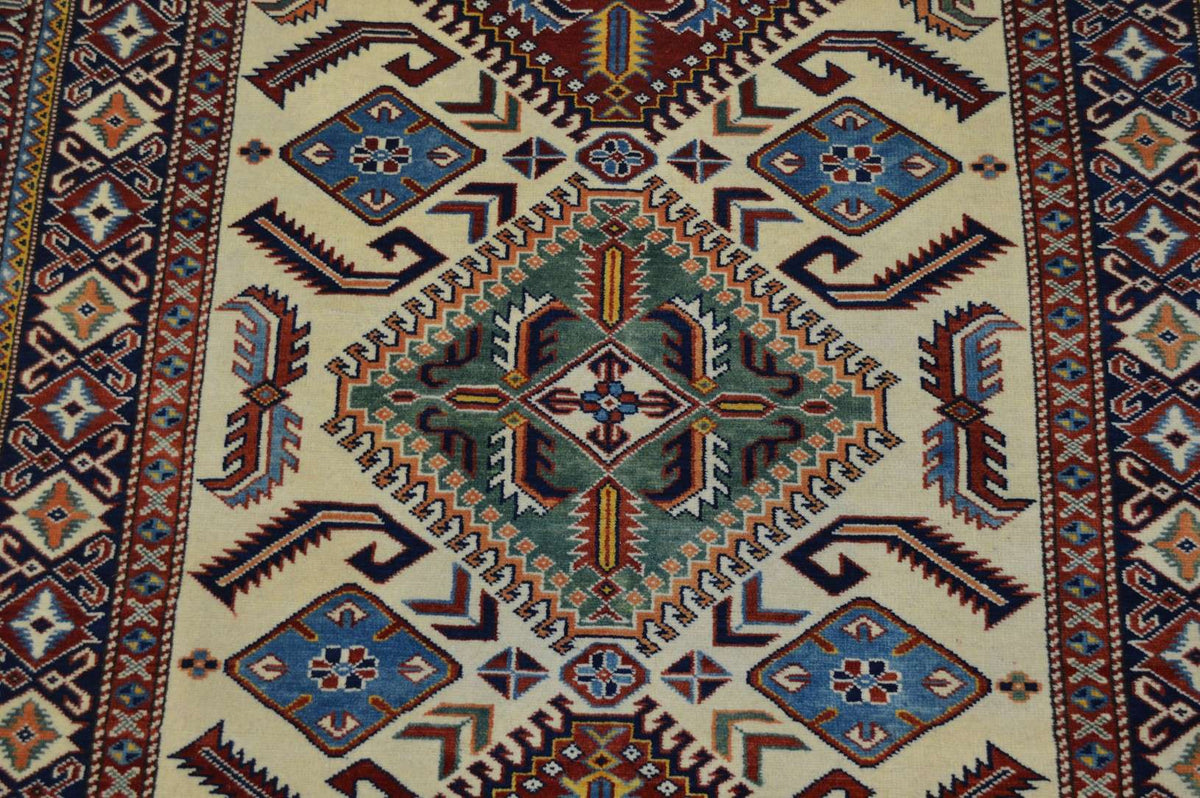 4' 3" x 5' 8" Pakistan Shirvan Rug image 9