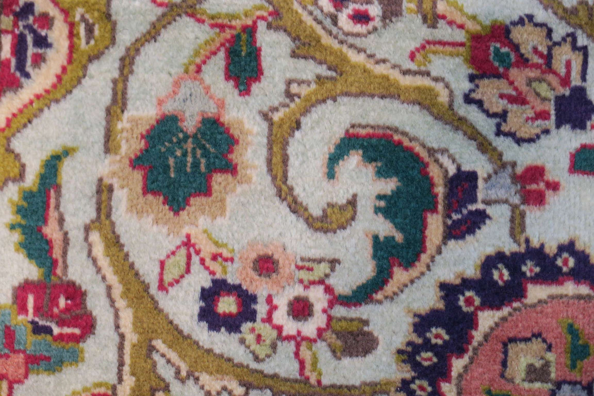 3' 2" x 4' 7" Persian Tabriz Rug image 10