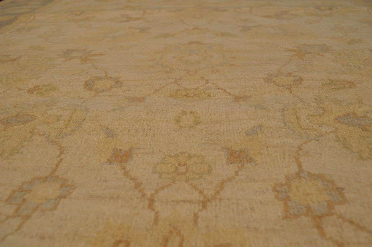 4' 8" x 7' 9" Pakistan Peshawar Rug image 6