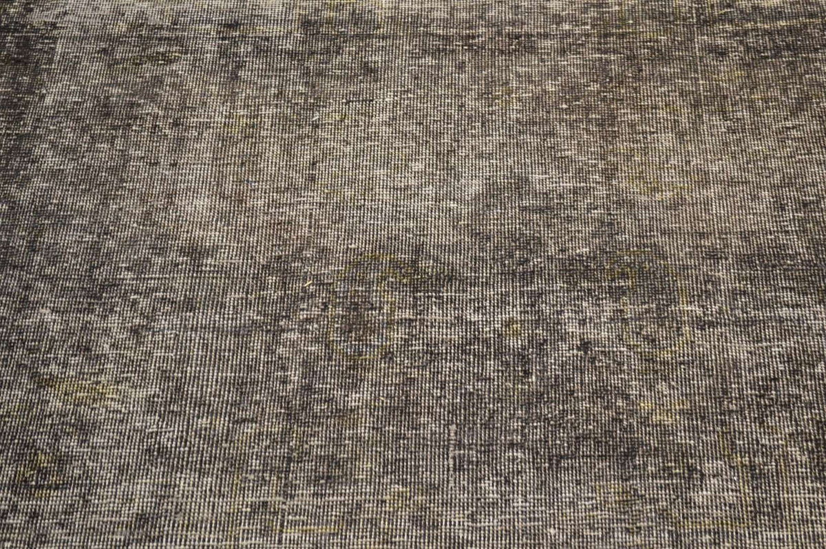 8' 0" x 10' 8" Pakistan Vintage Rug image 4