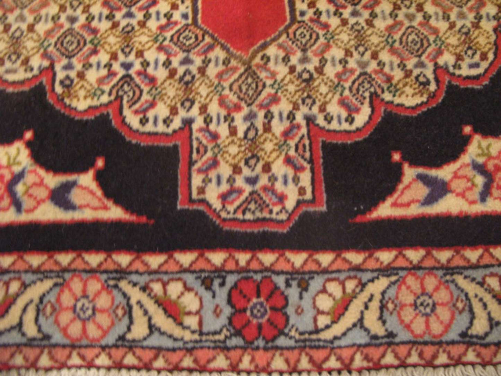 2' 5" x 3' 8" Persian Bijar Rug image 10