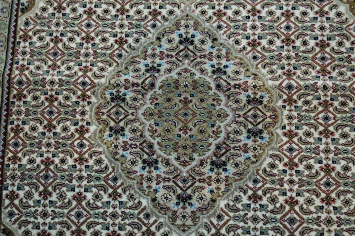4' 1" x 6' 4" India Tabriz Rug image 8