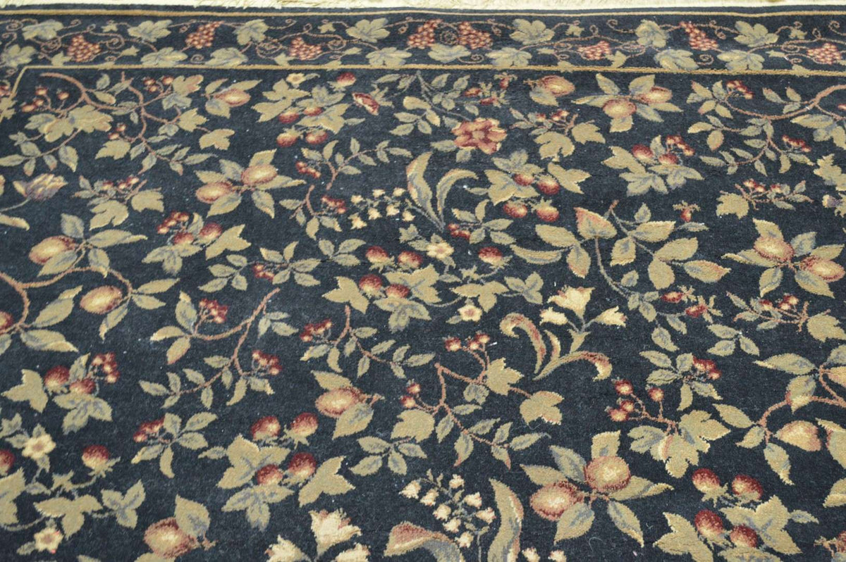 7' 5" x 10' 9" India Contemporary Rug image 7