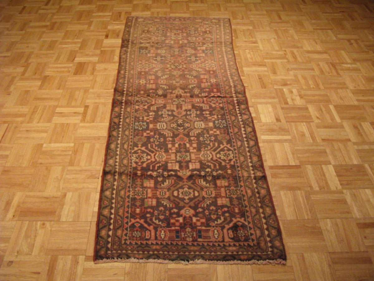2' 6" x 6' 9" Persian Lilihan Runner image 1
