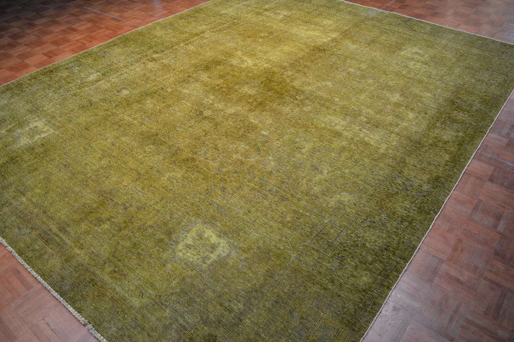 9' 3" x 11' 6" Pakistan Vintage Rug image 2