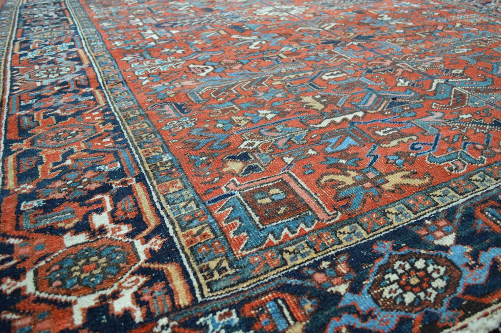 7' 8" x 10' 0" Persian Heriz Rug image 7