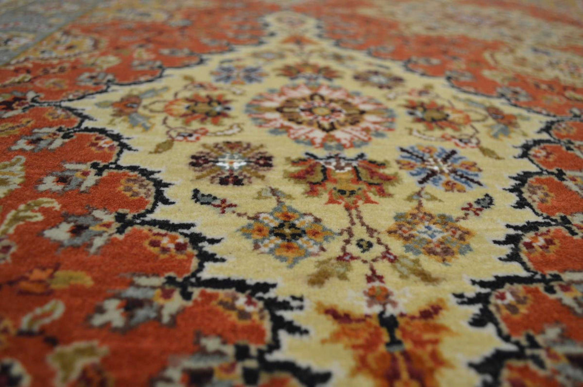 8' 1" x 9' 9" India Agra Rug image 8