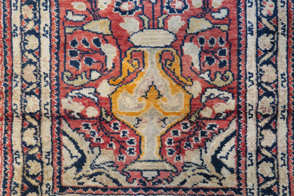 2' 1" x 3' 9" Persian Hamadan Rug image 0