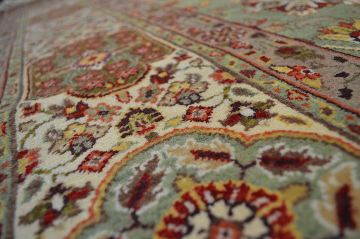 6' 1" x 6' 2" India Agra Square Rug image 5