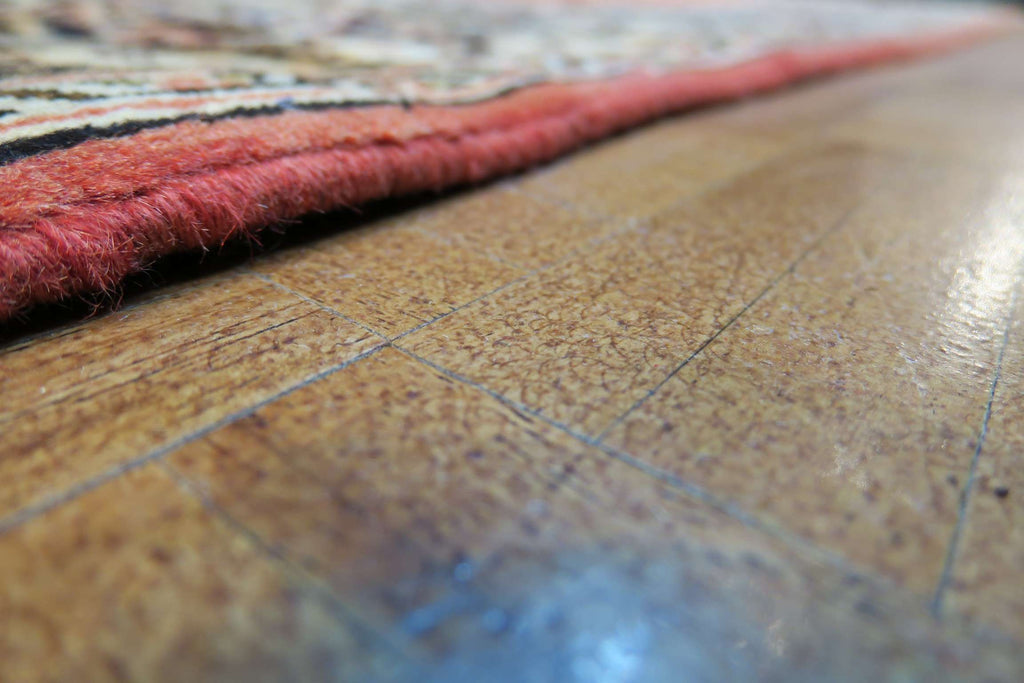 5' 8" x 9' 0" Persian Sanandaj Rug image 5
