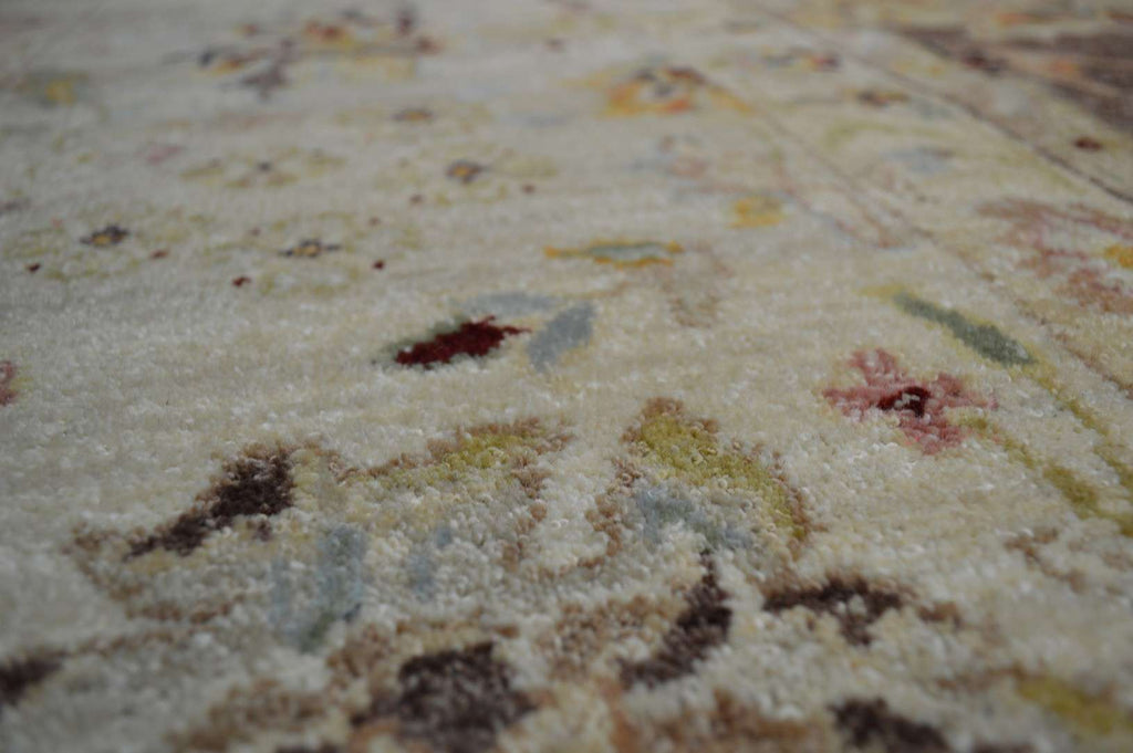 9' 9" x 14' 0" India Sultanabad Rug image 3