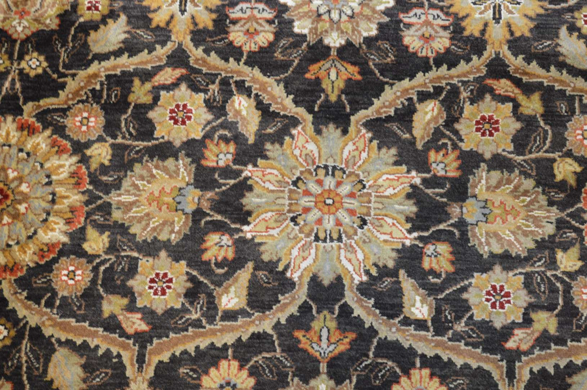 8' 0" x 10' 0" India Agra Rug image 10