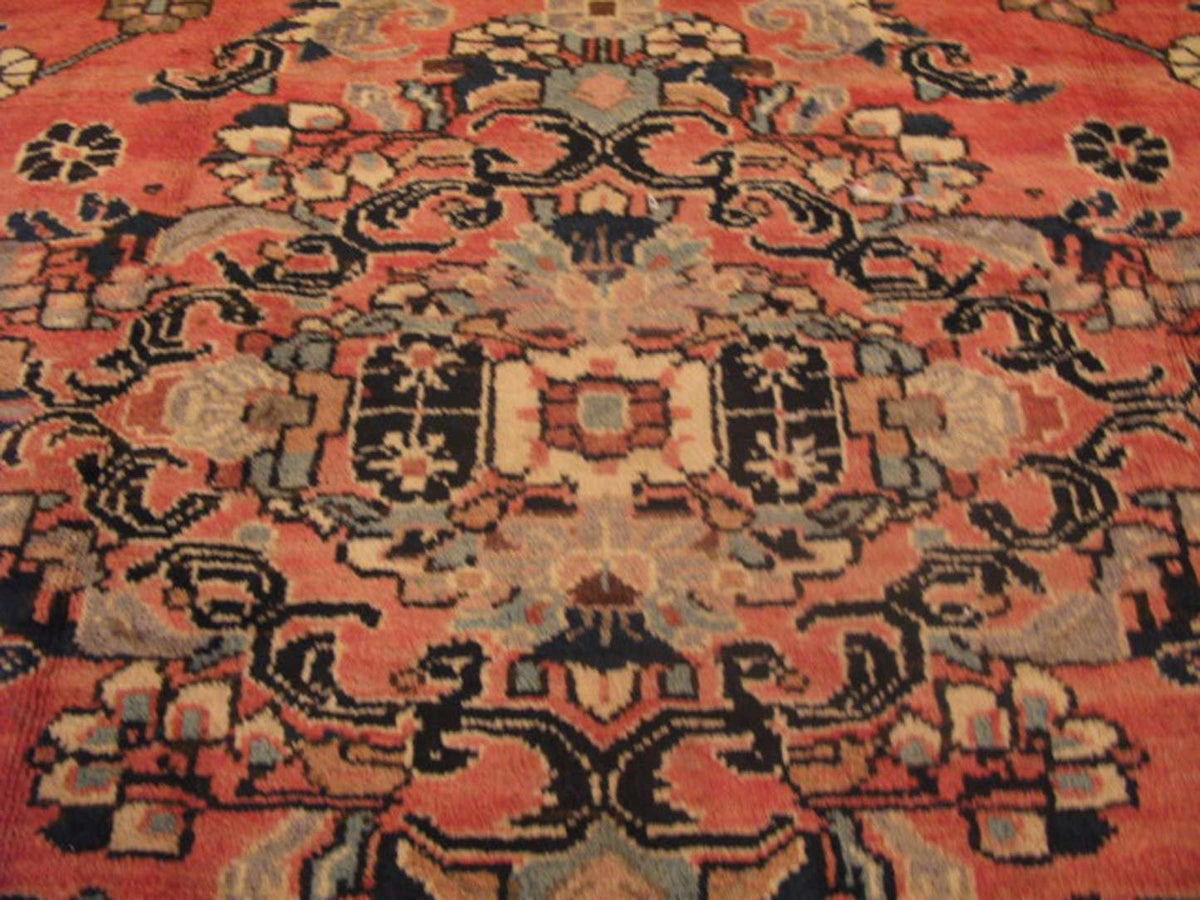 5' 6" x 9' 9" Vintage Lilihan Rug image 9