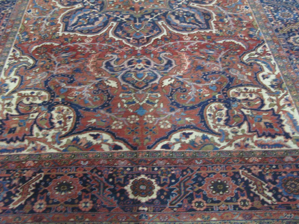 9' 5" x 12' 6" Persian Heriz Rug image 4