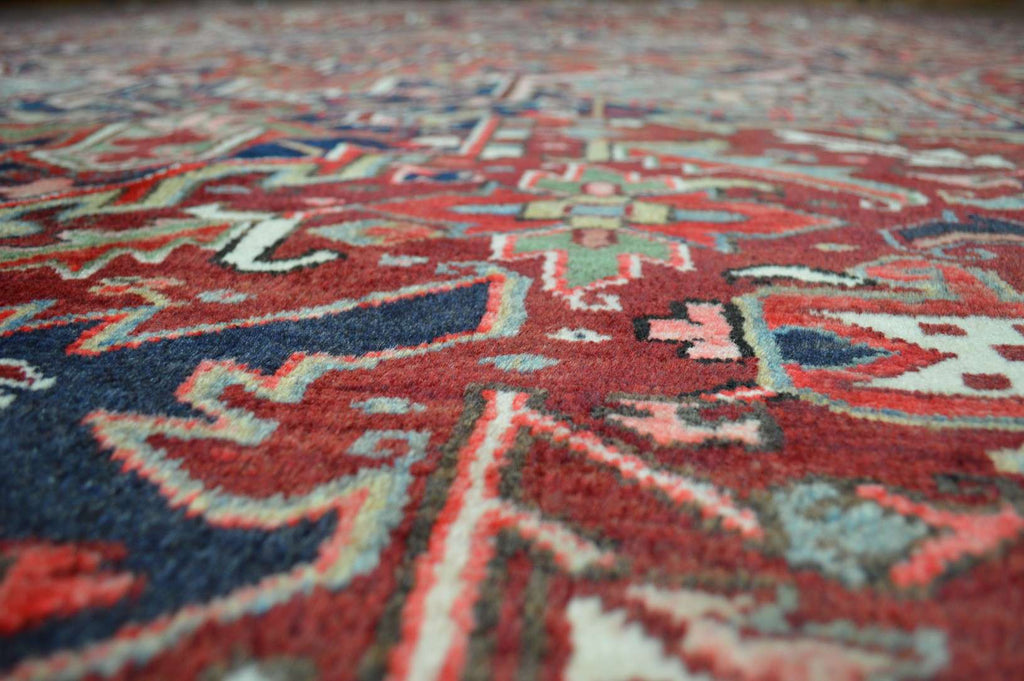 7' 9" x 11' 4" Persian Heriz Rug image 9