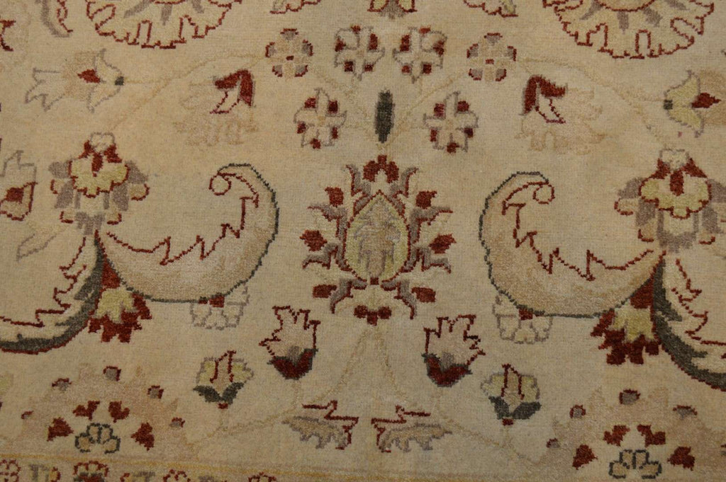 6' 0" x 9' 2" Pakistan Peshawar Rug image 8