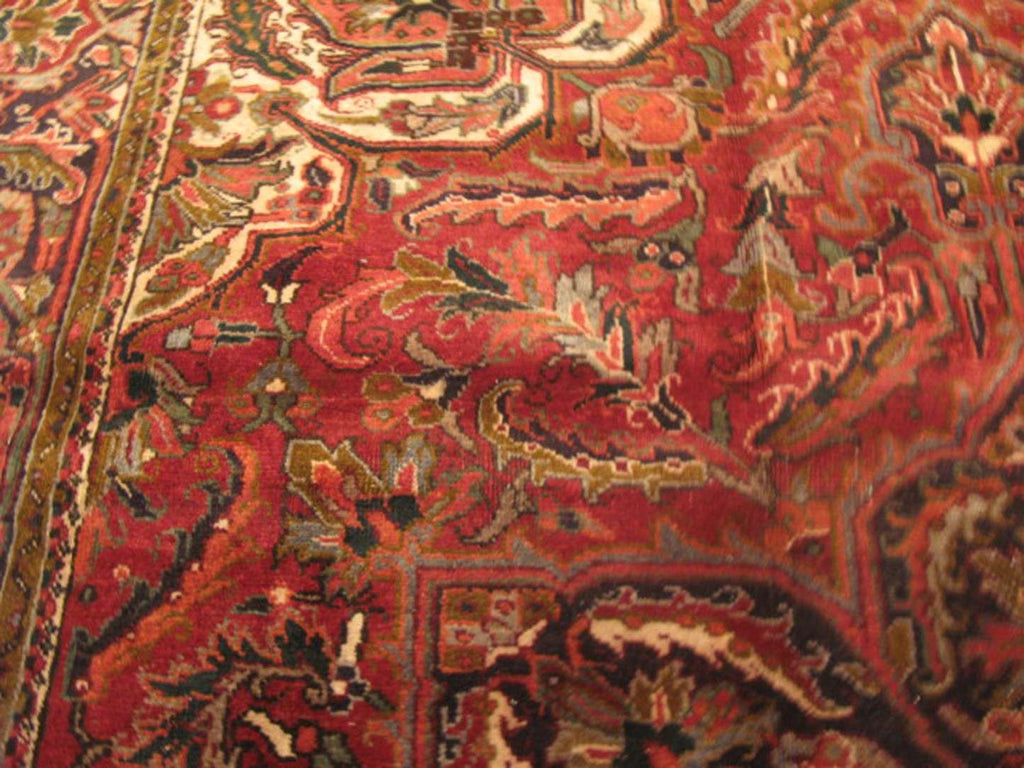 7' 9" x 11' 0" Persian Heriz Rug image 2