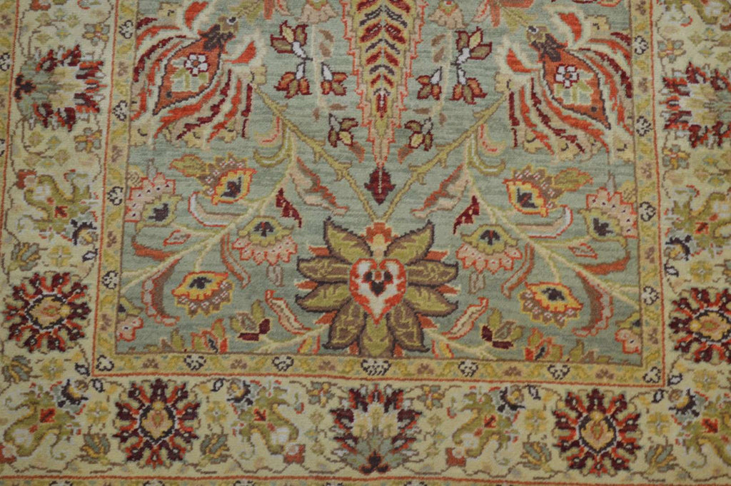 2' 5" x 4' 1" India Agra Rug image 8