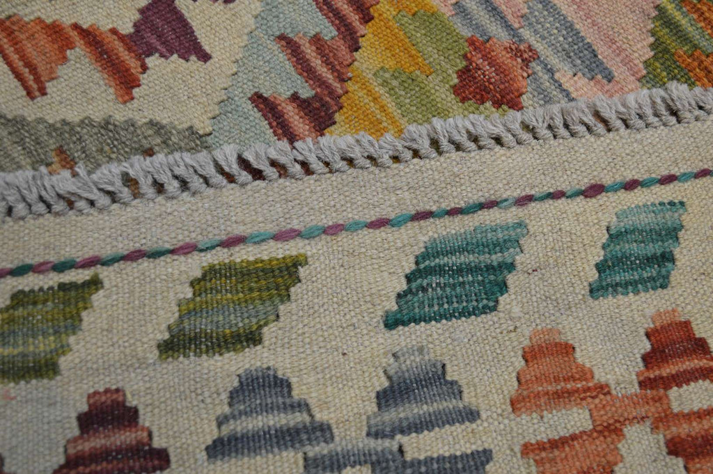 5' 1" x 6' 7" India Kilim Rug image 12
