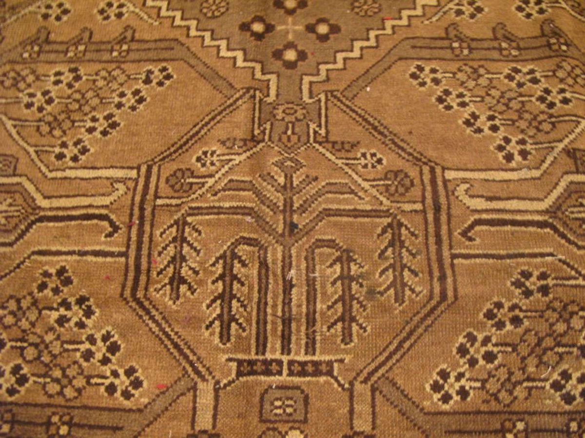 6' 8" x 9' 7" Persian Ferdows Rug image 9