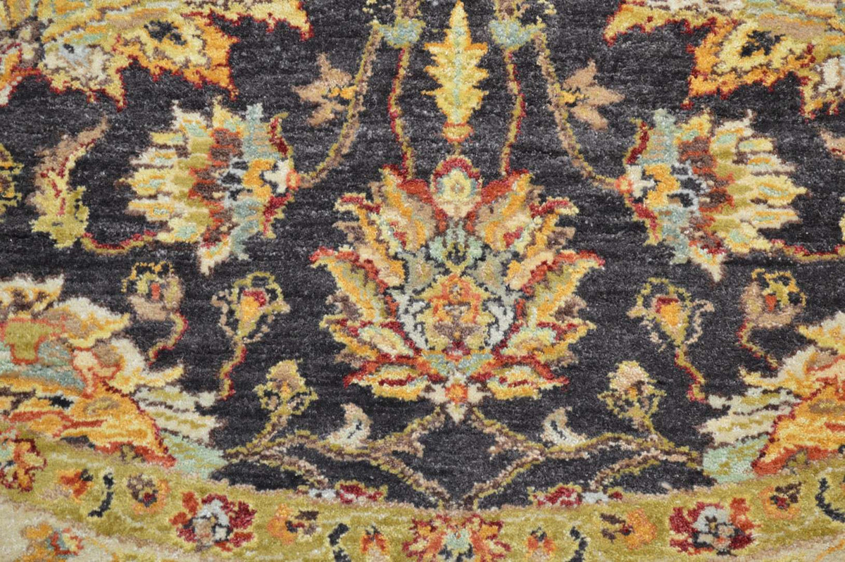 8' 0" x 8' 1" India Sultanabad Round Rug image 9