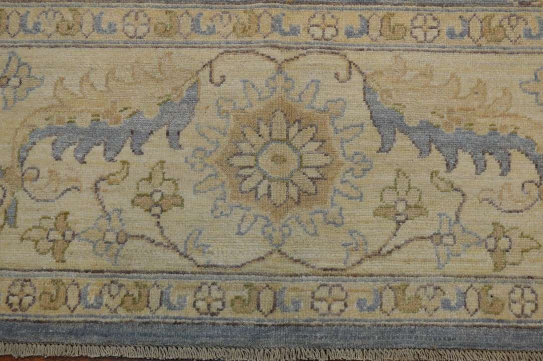9' 8" x 13' 10" Pakistan Peshawar Rug image 8