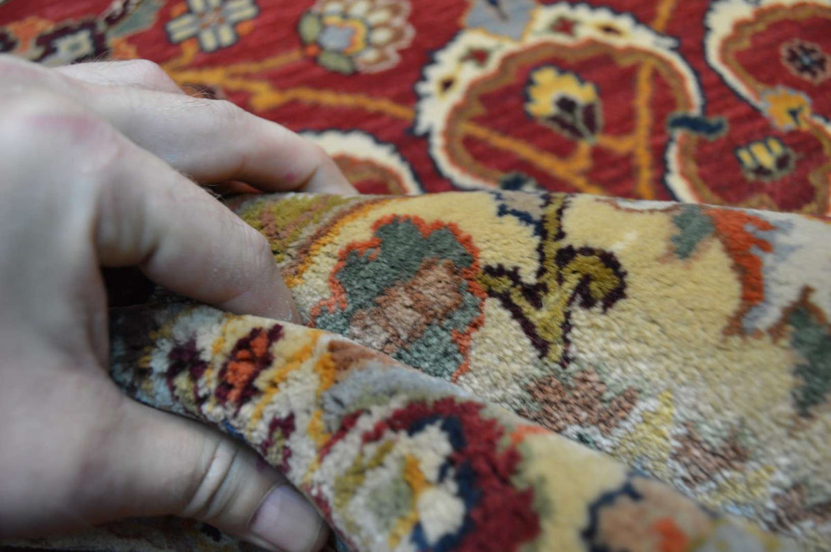 8' 1" x 10' 1" India Agra Rug image 11