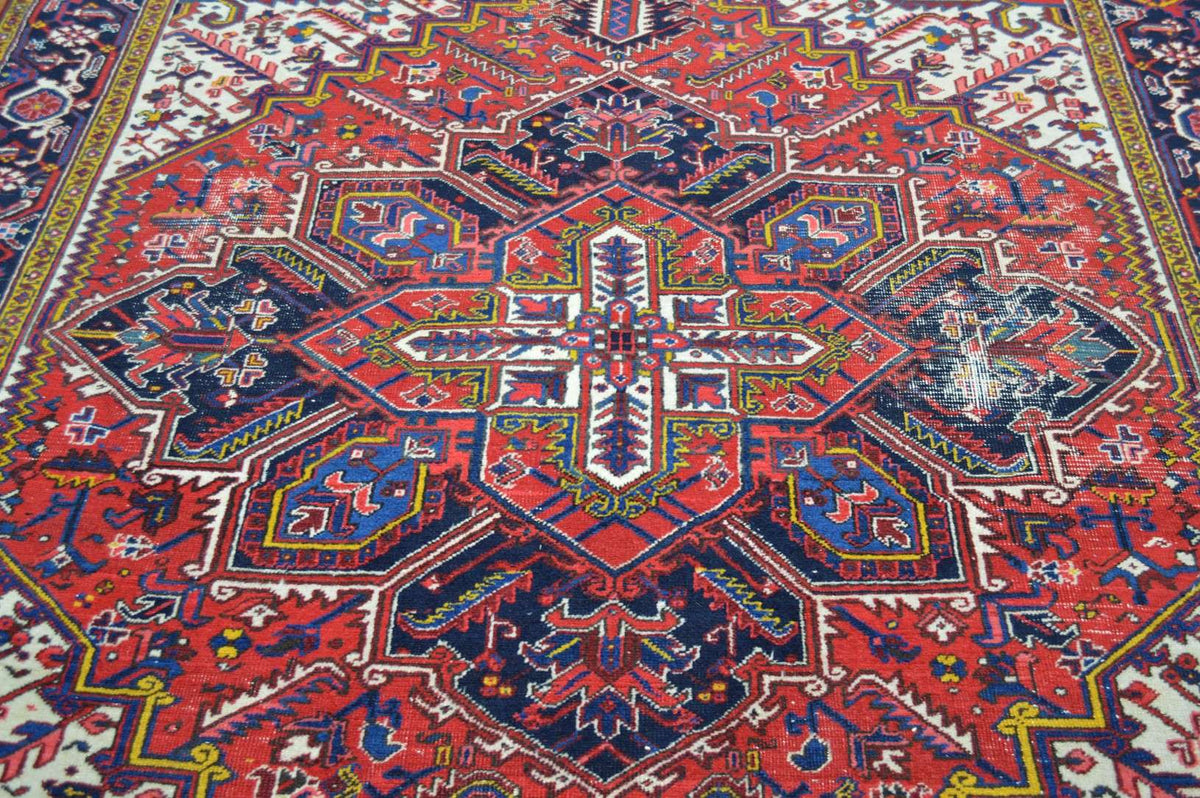 7' 9" x 10' 0" Persian Heriz Rug image 10