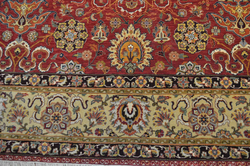 8' 1" x 10' 1" India Agra Rug image 2