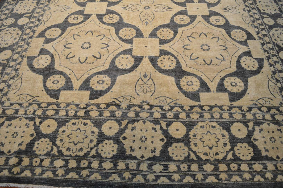 9' 10" x 13' 10" Pakistan Peshawar Rug image 8