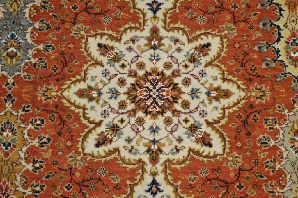 8' 1" x 9' 9" India Agra Rug image 2