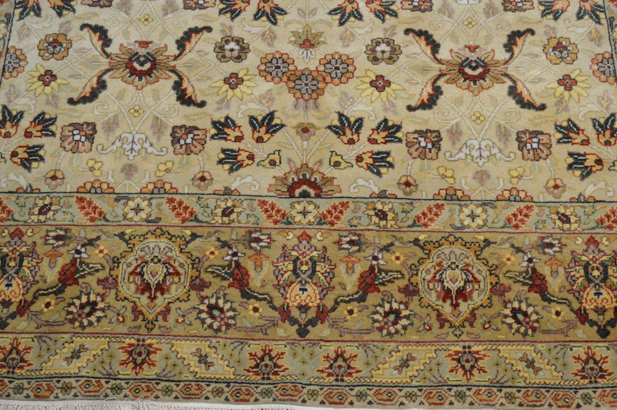 5' 1" x 7' 1" India Agra Rug image 8