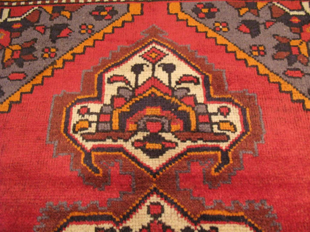 3' 5" x 9' 8" Persian Bakhtiari Runner image 10