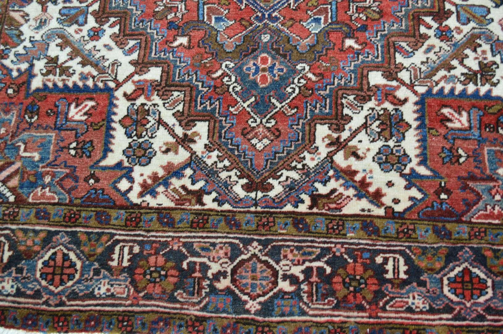 7' 0" x 8' 8" Persian Heriz Rug image 8