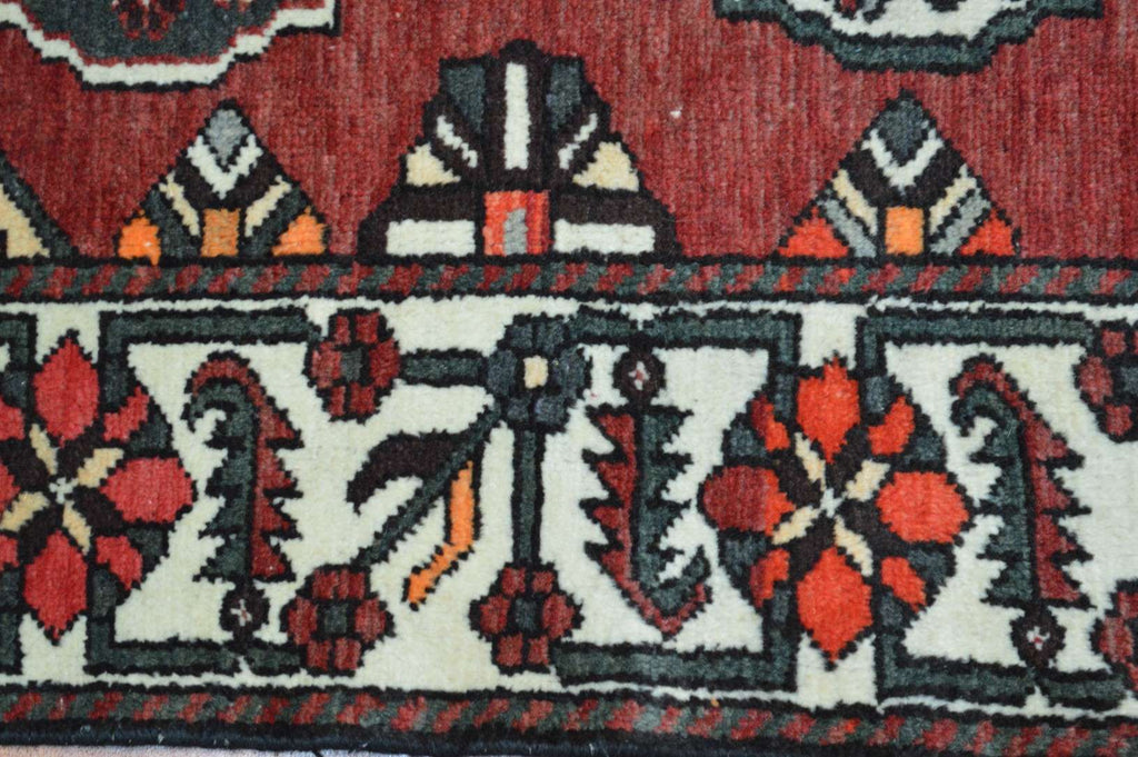 4' 1" x 6' 3" Persian Bakhtiari Rug image 6