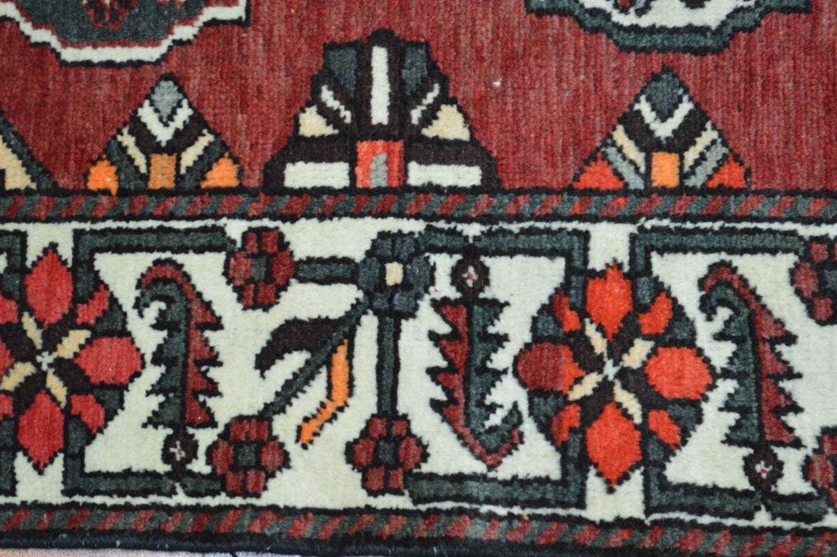 4' 1" x 6' 3" Persian Bakhtiari Rug image 6