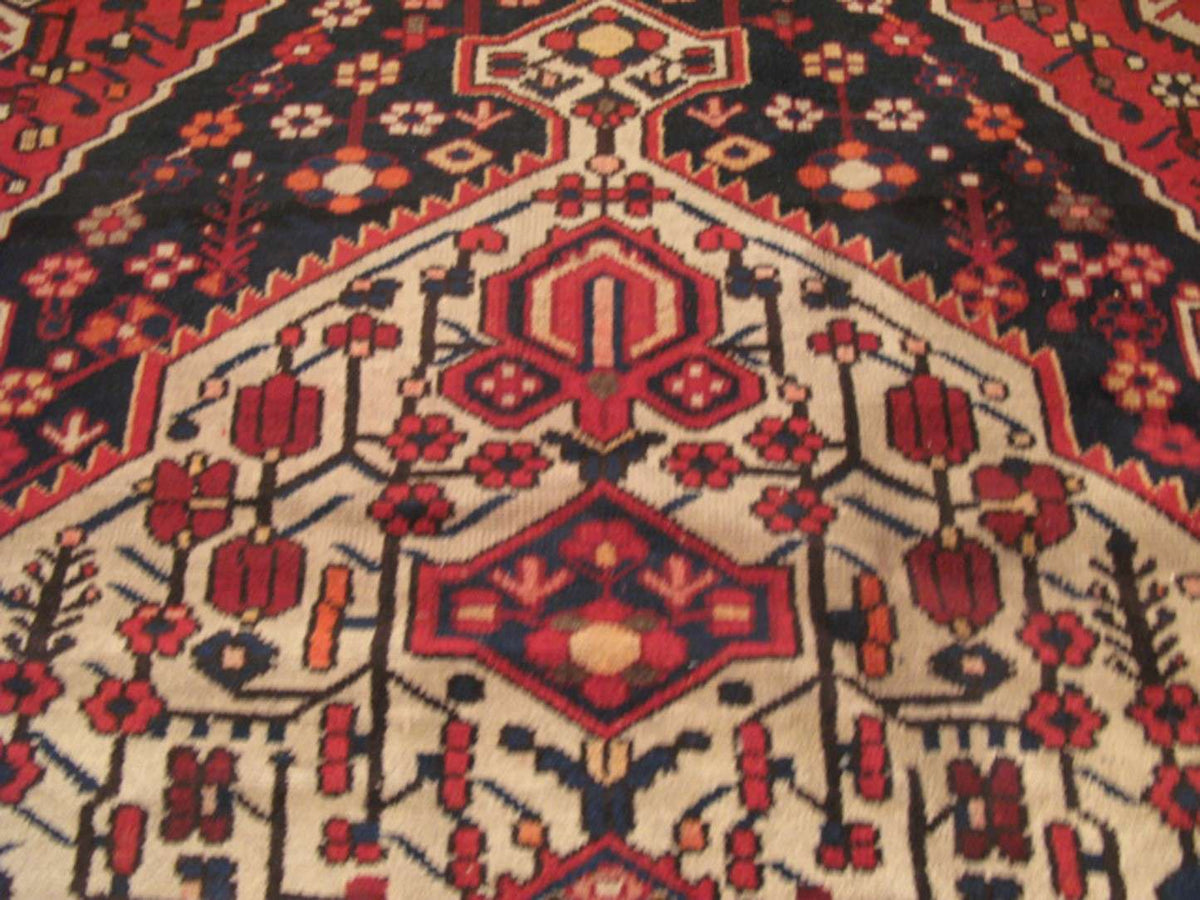 5' 1" x 10' 0" Persian Bakhtiari Rug image 7