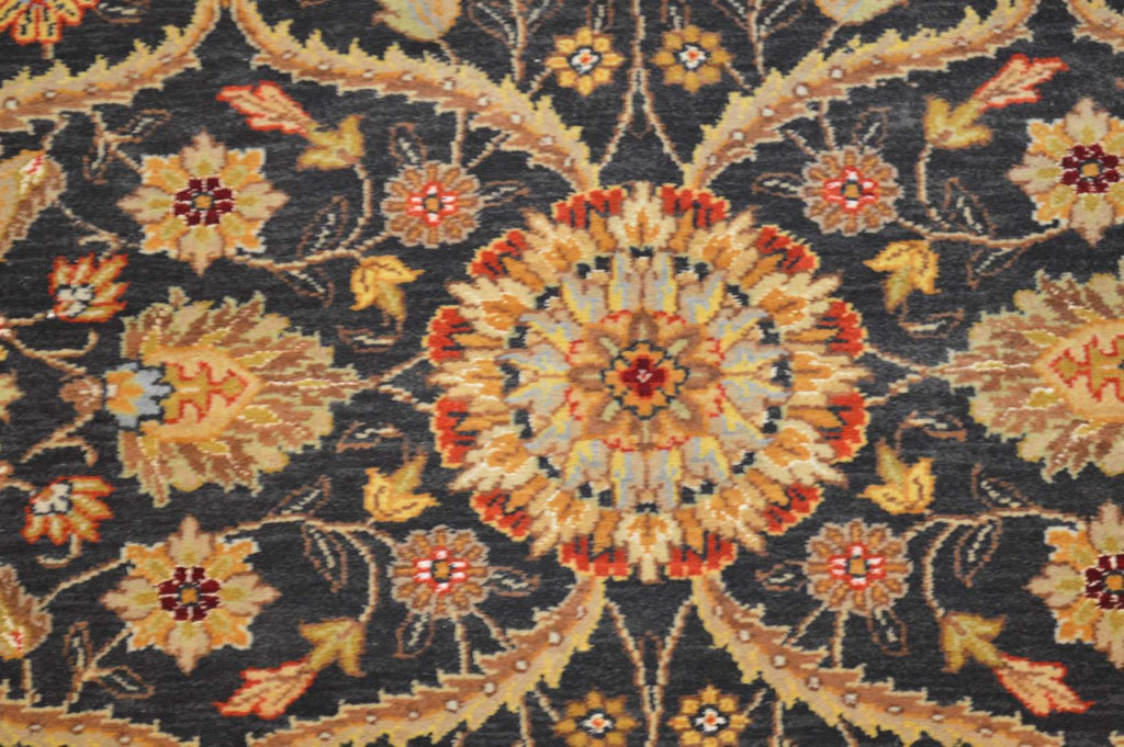 8' 2" x 9' 9" India Agra Rug image 5