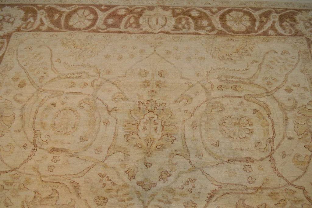 8' 0" x 9' 7" Pakistan Peshawar Rug image 8