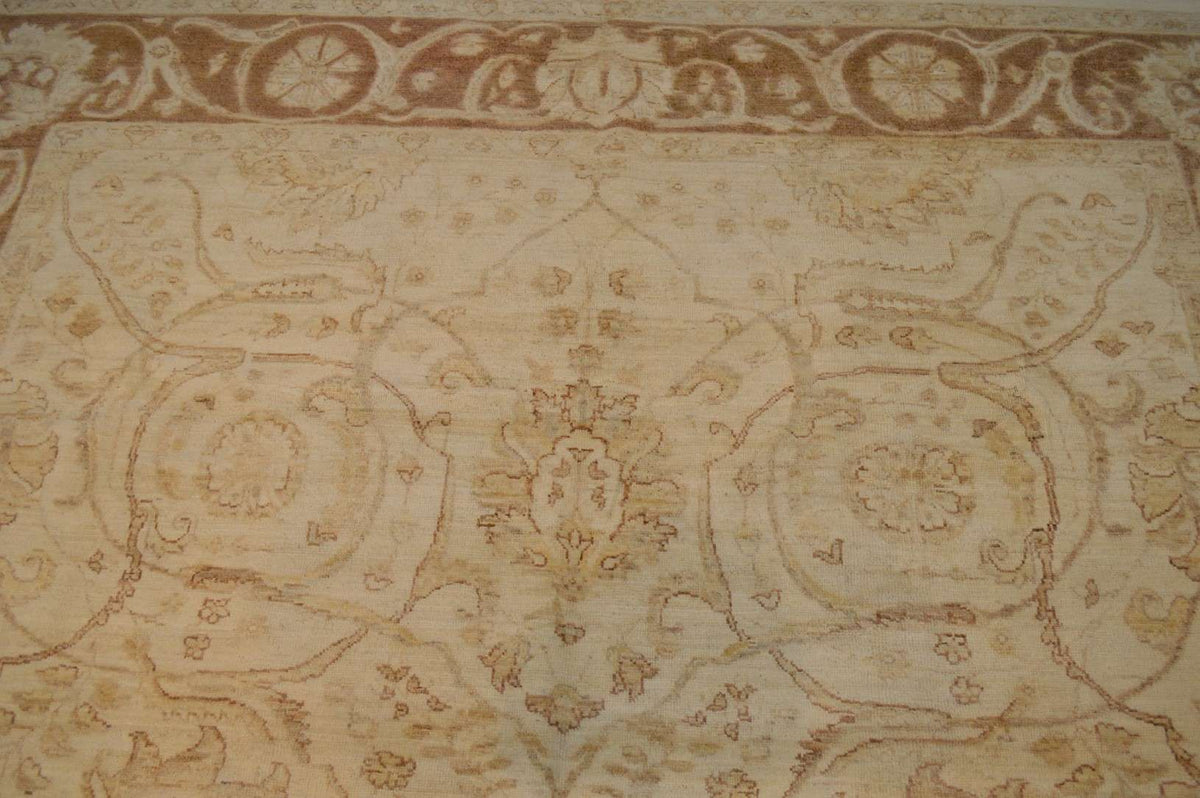 8' 0" x 9' 7" Pakistan Peshawar Rug image 8