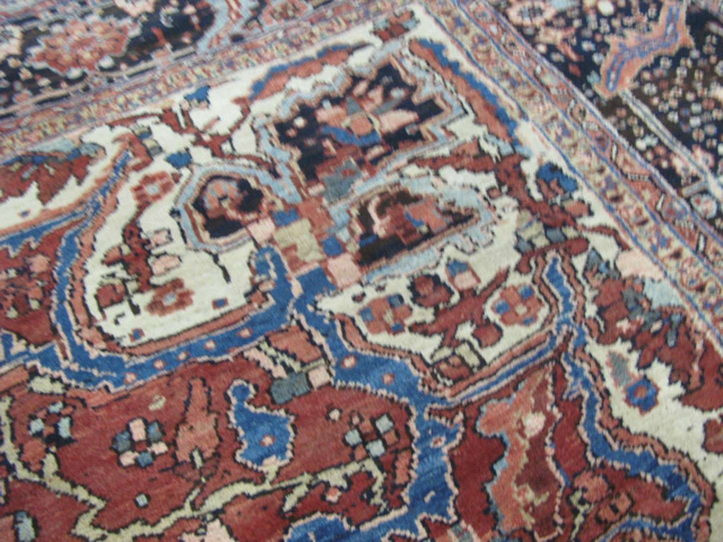 9' 9" x 13' 4" Persian Heriz Rug image 6