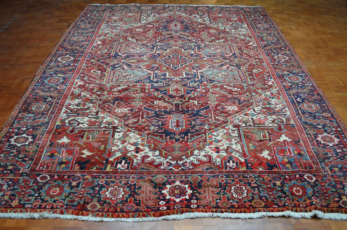 7' 9" x 11' 4" Persian Heriz Rug image 1