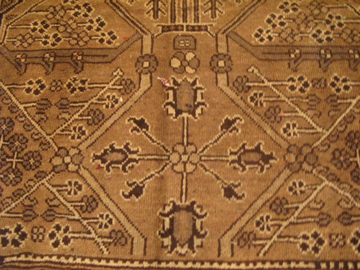 6' 8" x 9' 7" Persian Ferdows Rug image 2