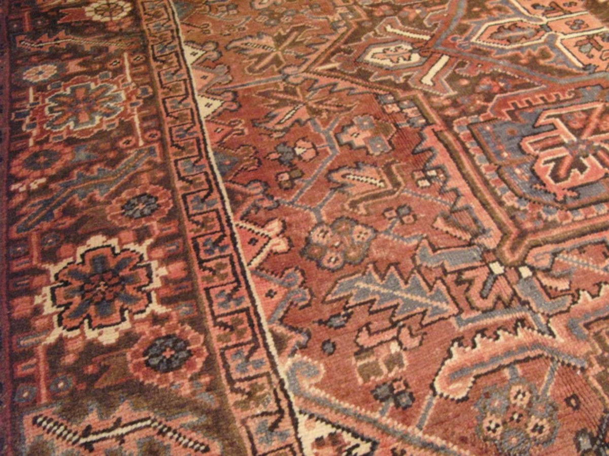 7' 9" x 11' 9" Persian Heriz Rug image 10