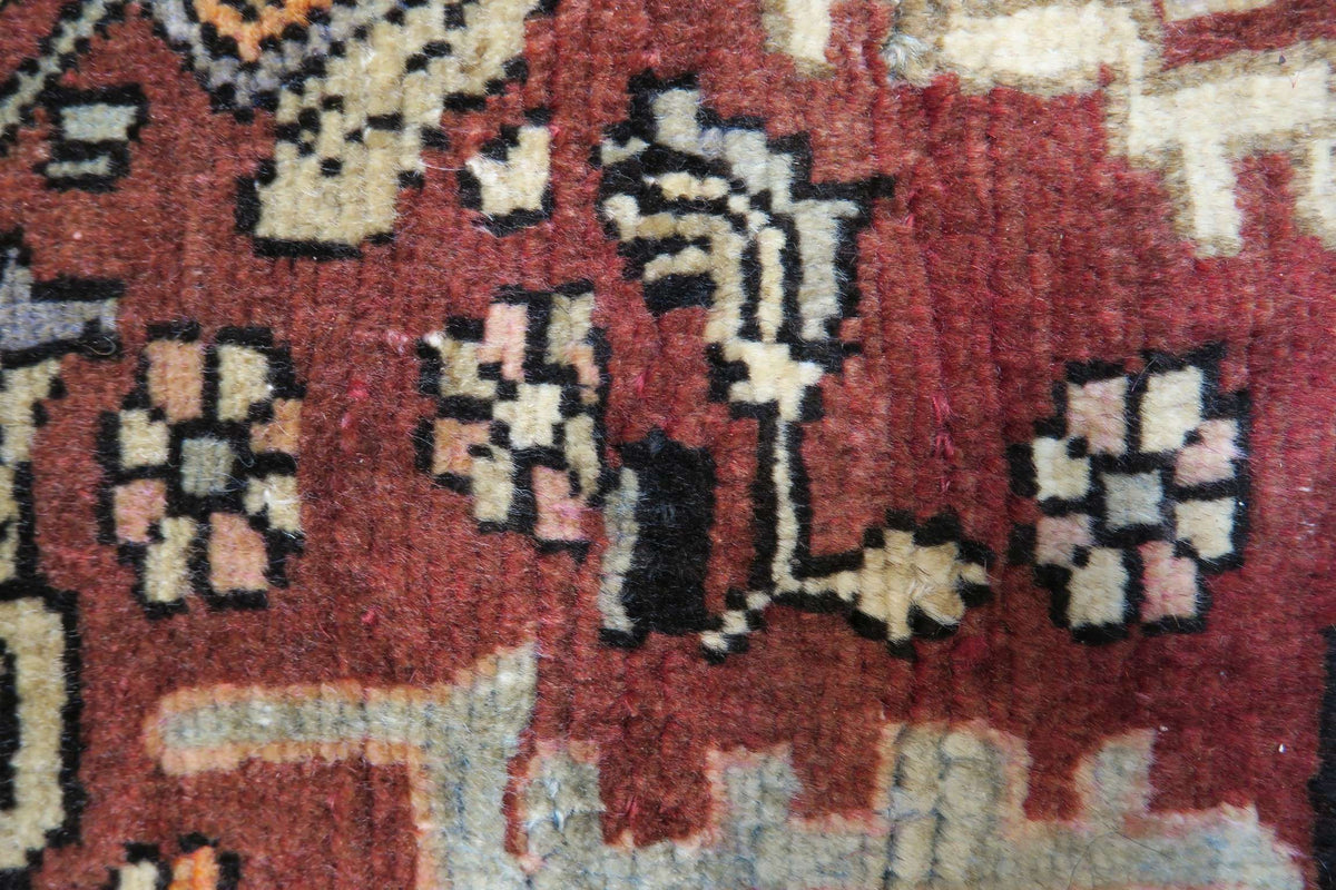 4' 3" x 7' 1" Persian Zanjan Rug image 3