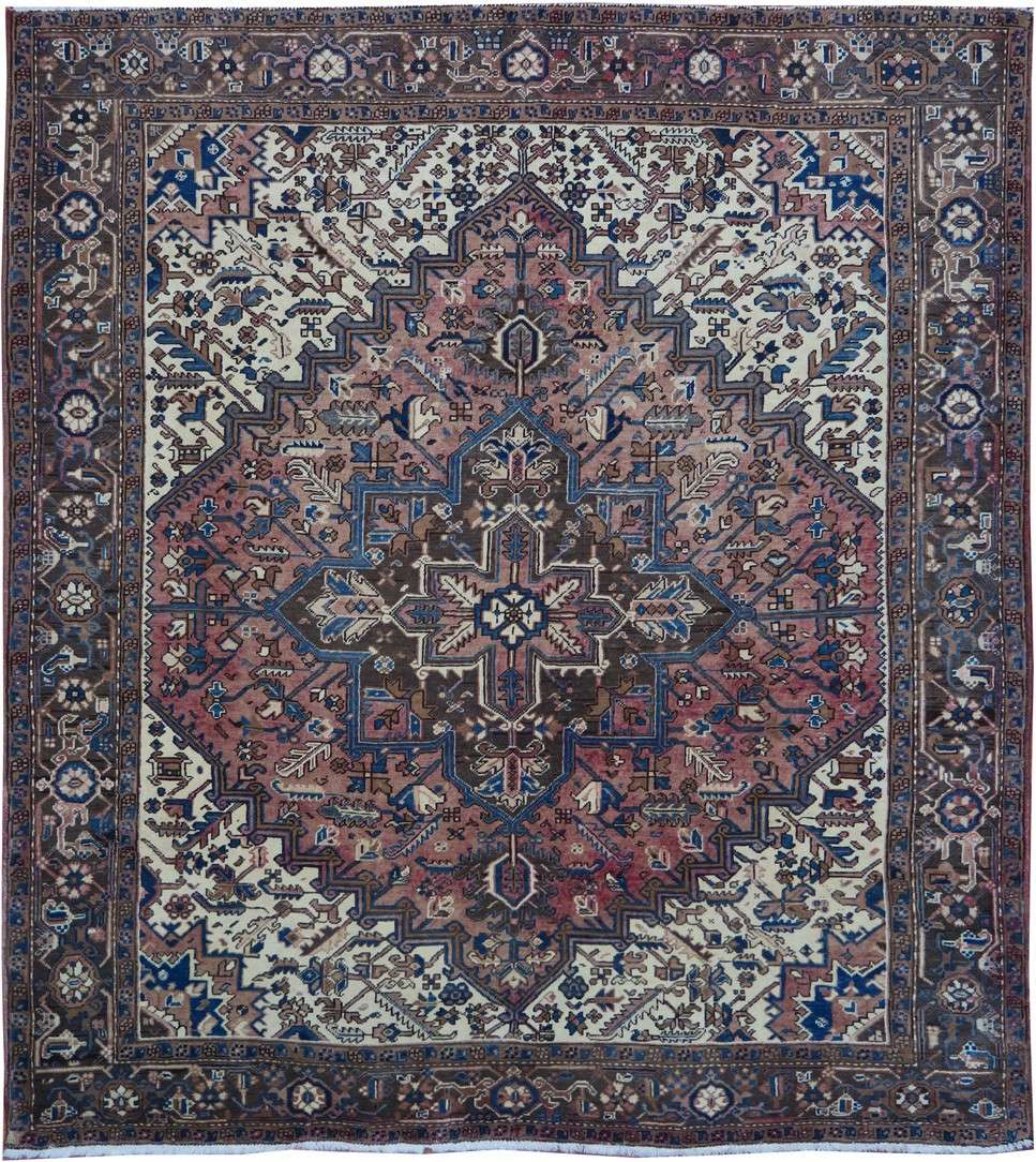 7' 6" x 8' 5" Persian Heriz Rug image 0