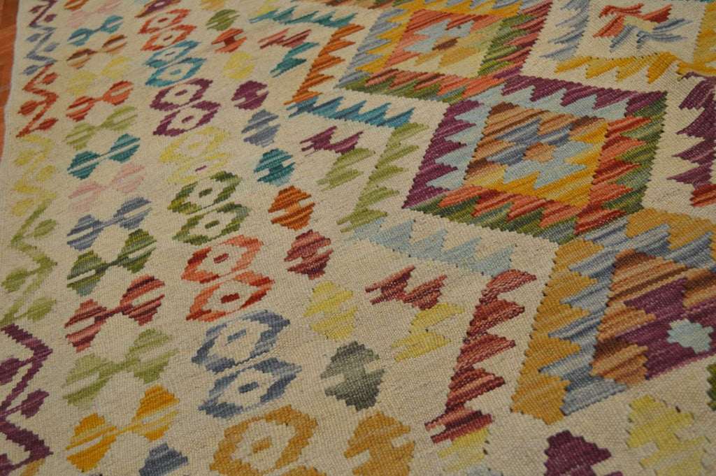 5' 1" x 6' 7" India Kilim Rug image 9
