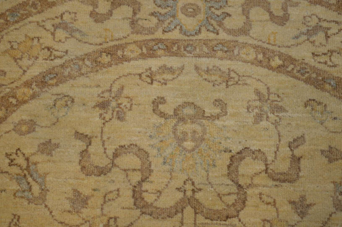 4' 3" x 4' 3" Pakistan Peshawar Round Rug image 3