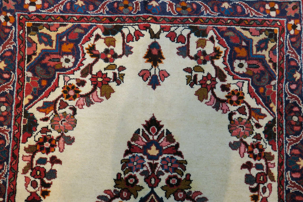 3' 3" x 4' 9" Persian Bakhtiar Rug image 6